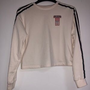 Super cute cream long sleeve top